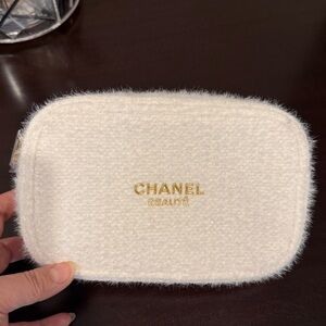 CHANEL Beauté Cream Pouch with Gold Accents